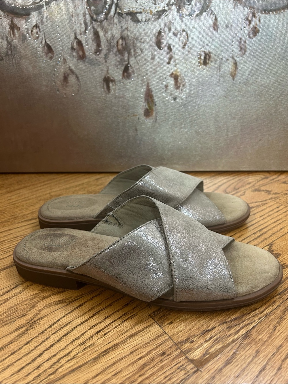 CLARK’S Ultimate Comfort Collection Declan Ivy In Silver Slip On Sandal Size 9